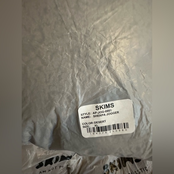 SKIMS Teddy (Sherpa) Joggers NWT - (Desert) XL - Picture 2 of 5